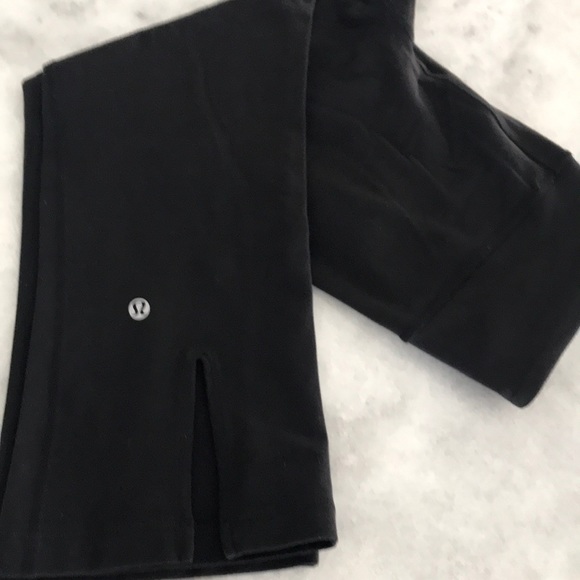 Lululemon Gather & Crow Crops/Yoga Crops Black size 6 EUC - Picture 7 of 9